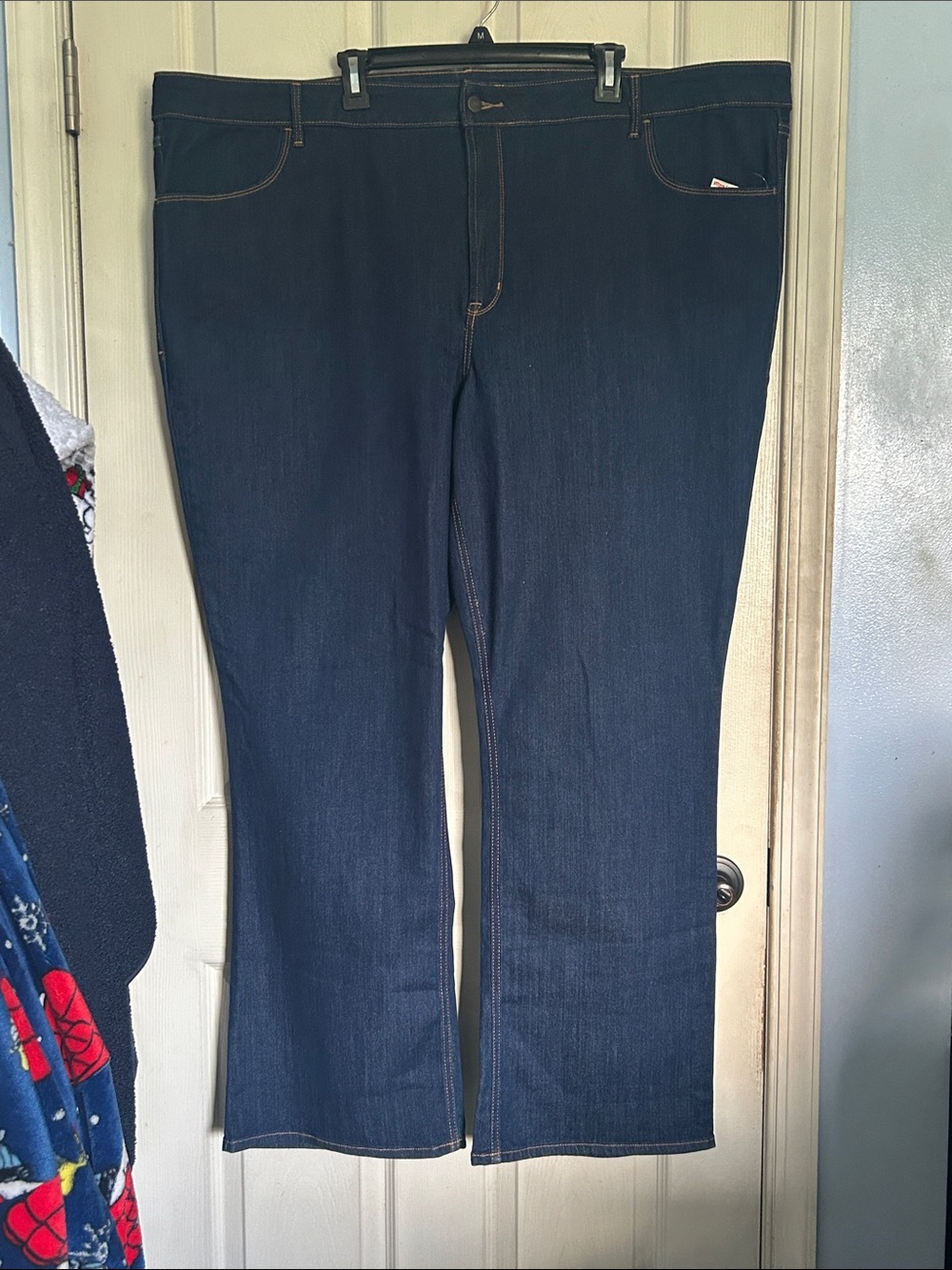 Old Navy mid rise kicker bootcut Jean size 28 LONG